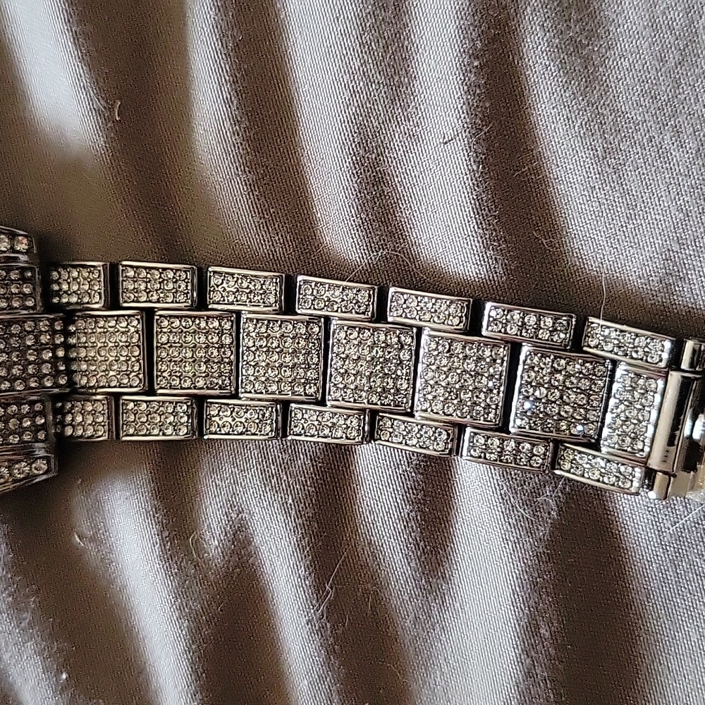 Watch - Picture 3 of 4